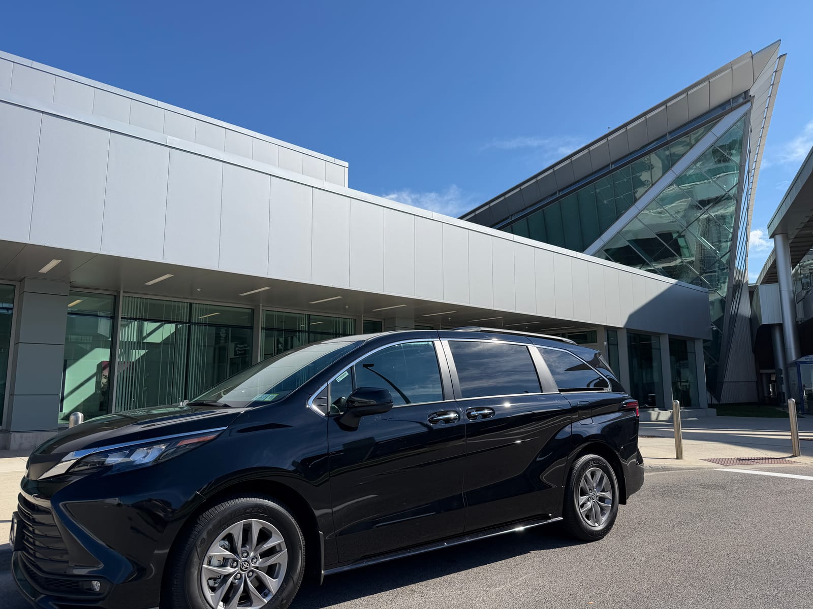 Buffalo Canada Airport Taxi van waiting outside Buffalo Niagara International Airport