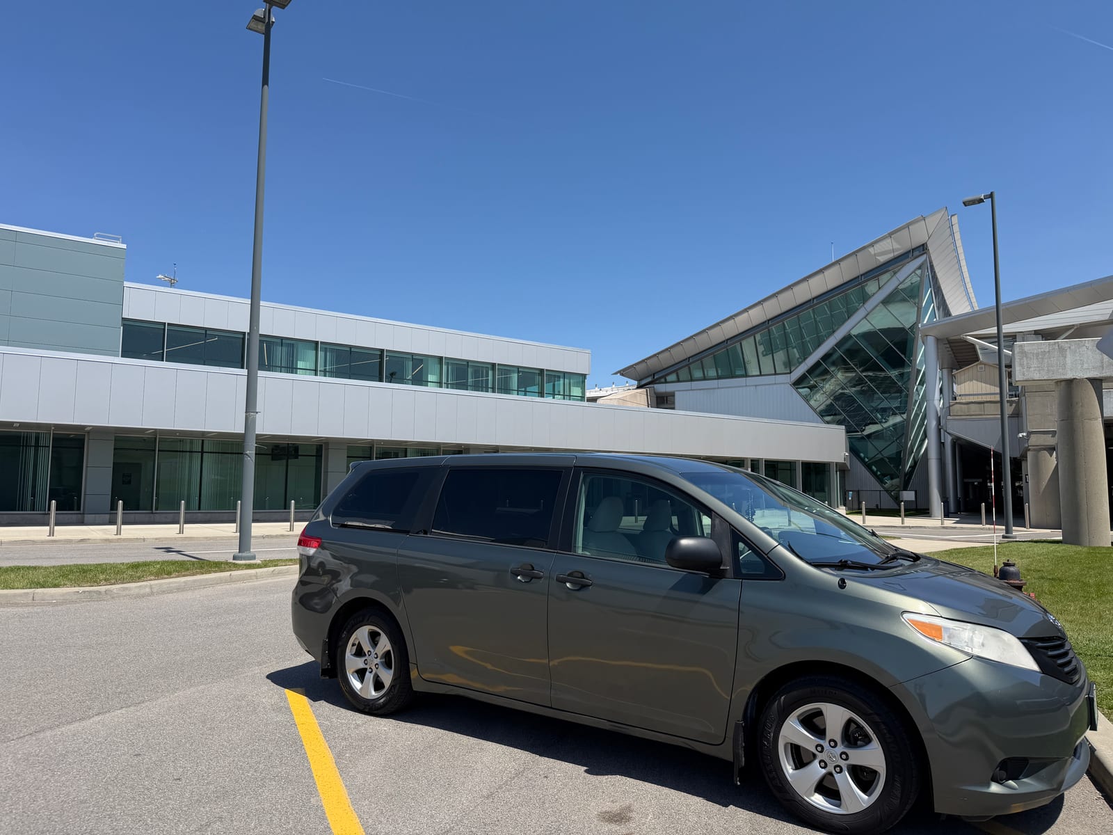 Pickup vehicle outside Buffalo Niagara International Airport