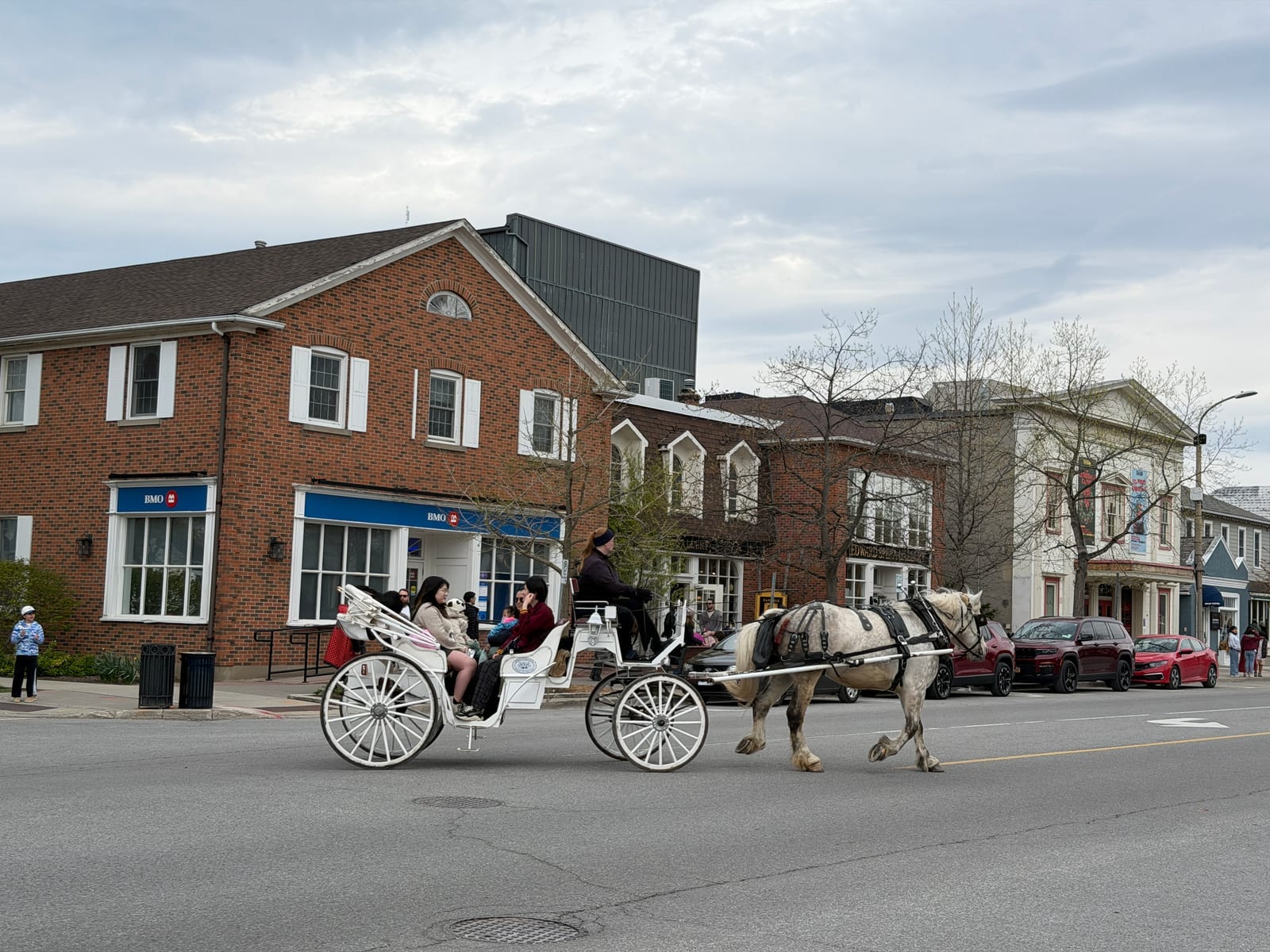 Horse-drawn carriage in Old Town Niagara-on-the-Lake