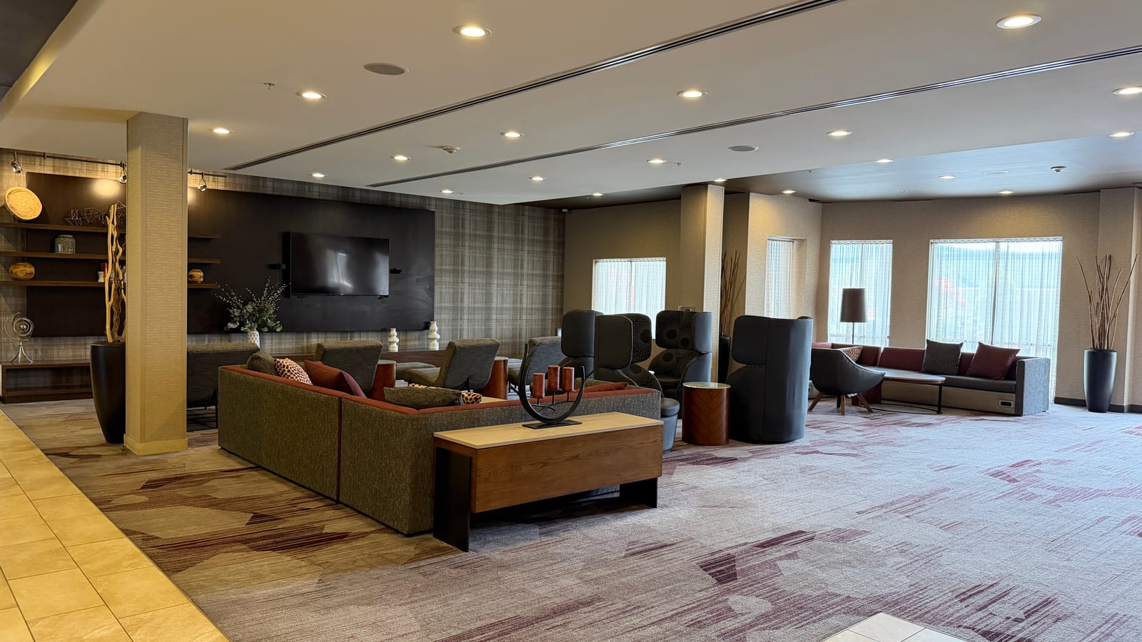Courtyard by Marriott Buffalo Airport interior amenities