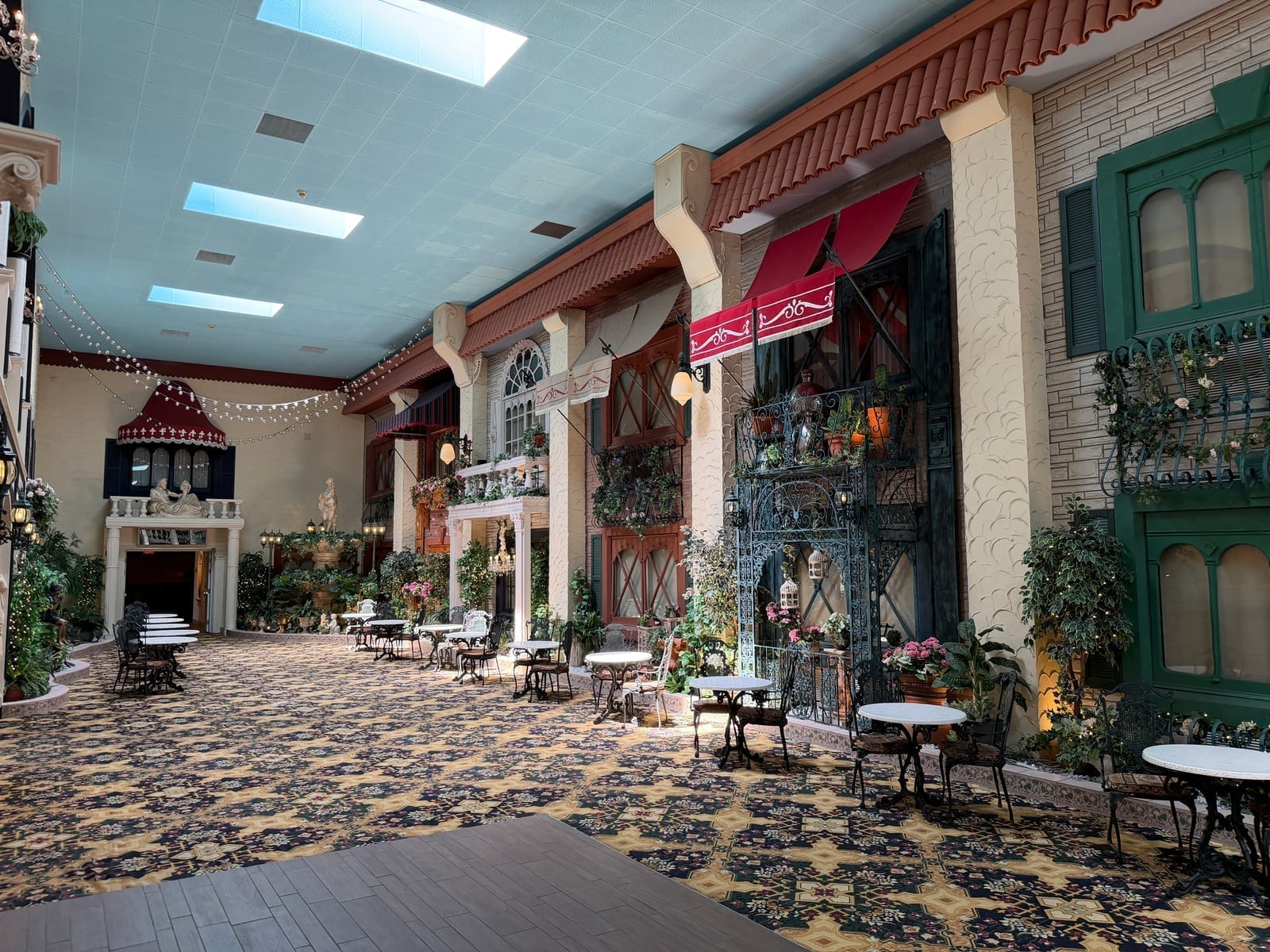 Garden Place Hotel Williamsville indoor spaces