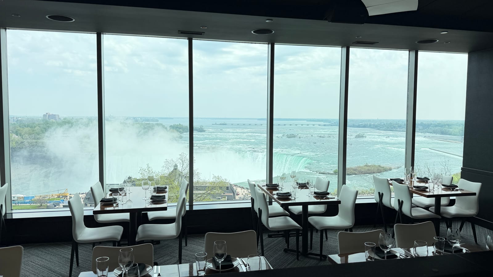 STK Steakhouse Fallsview interior atmosphere