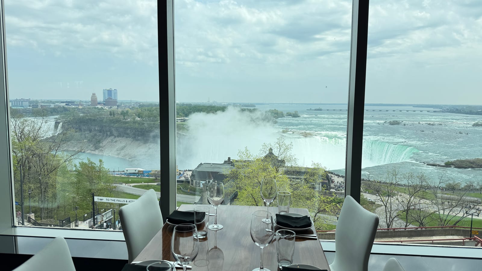 STK Steakhouse Niagara Falls table setting