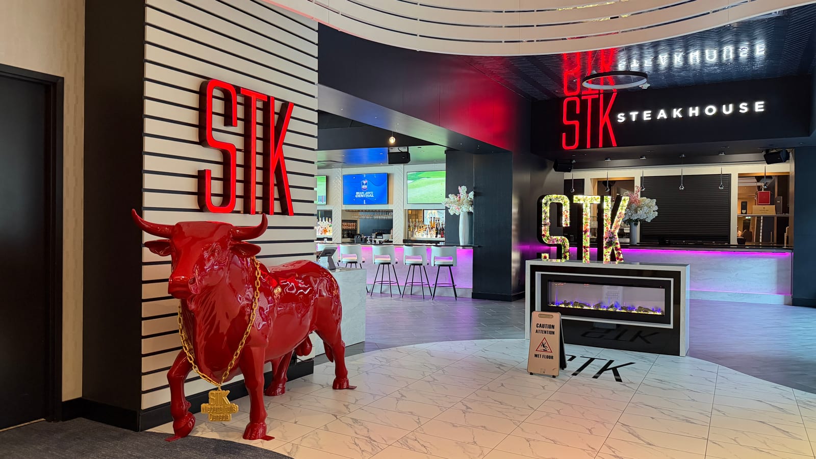 STK Steakhouse Fallsview full dining room