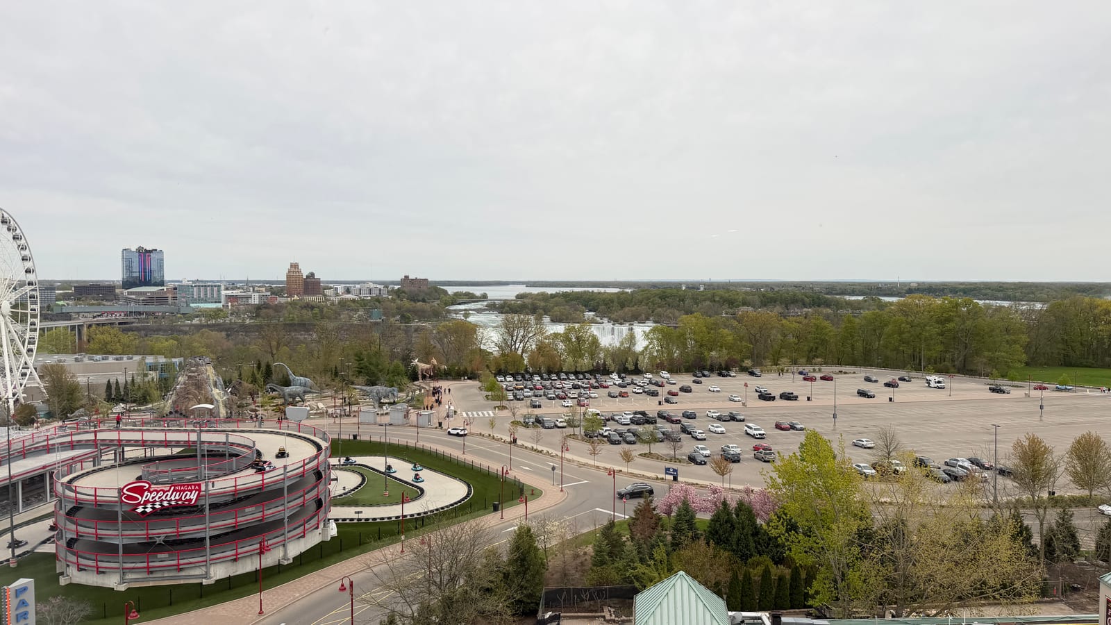 Vittoria Hotel Suites Niagara Falls fitness area